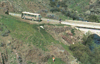 Long distance picture of the bus.