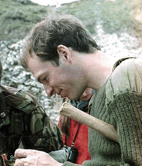 Picture of Kevin Page helping Rob Bird identify a
fossil.